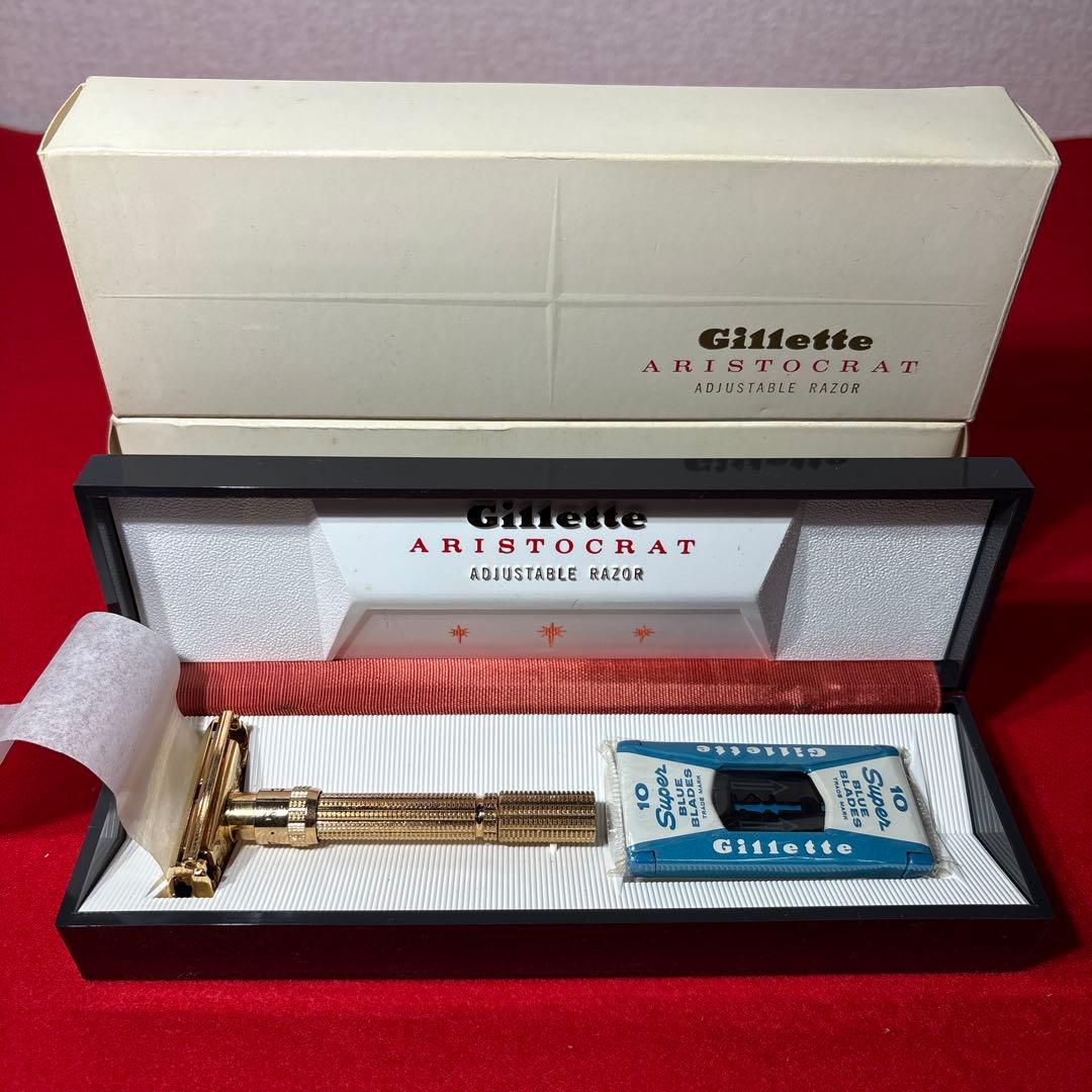 未使用　Gillette ARISTOCRAT 髭剃り　剃刀　ゴールド　替刃付