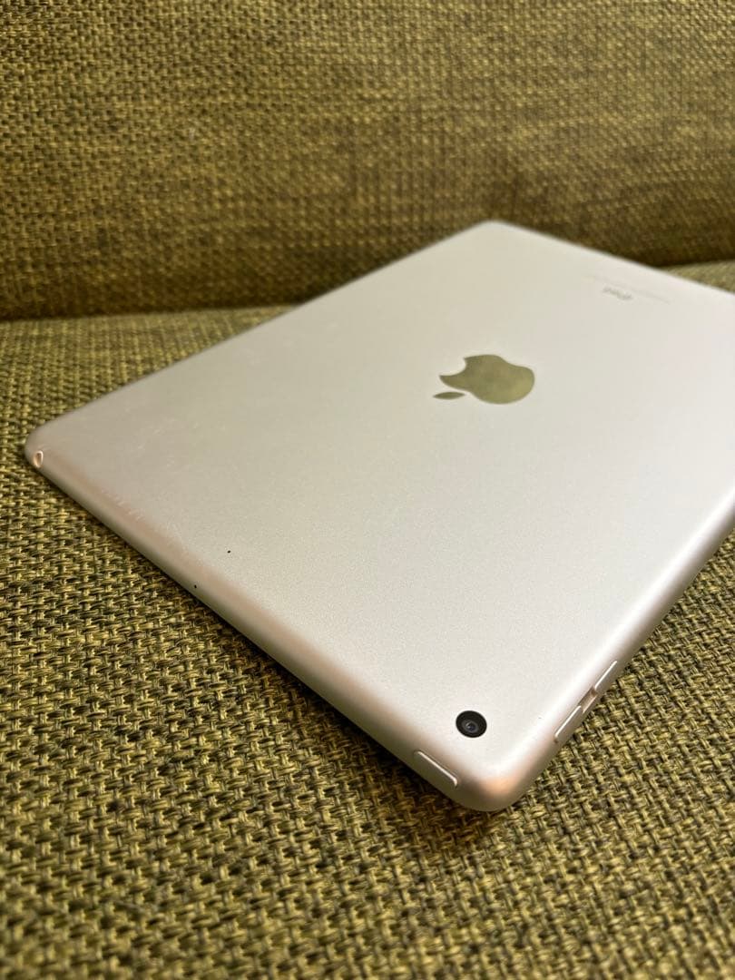 ［美品］Apple iPad グレー 第6世代 32G Wi-Fiモデルおまけ付
