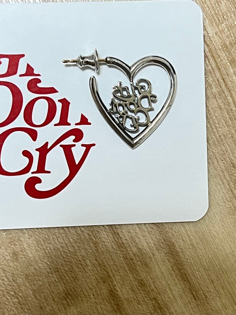 CAREERING GIRLS DON'T CRY ハート型ピアス