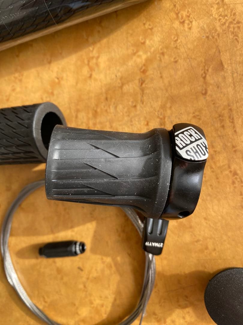 自転車本体 ROCKSHOX TWISTLOC