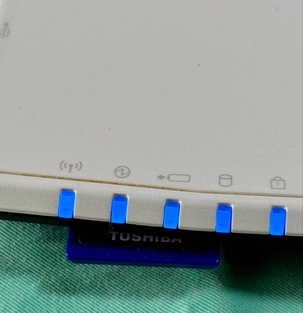 富士通 LIFEBOOK AH56/M アルマイトホワイト ノートPC