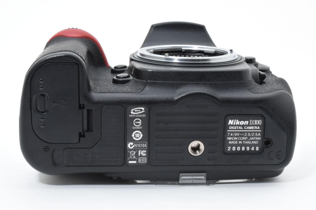 ■ 美品・ショット数6973回 ■ ニコン Nikon D300 ボディ