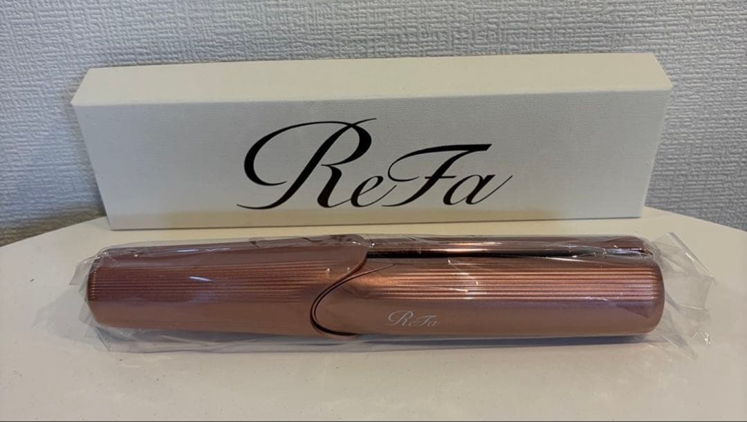 リファ　新品・未使用　ストレートヘアアイロン