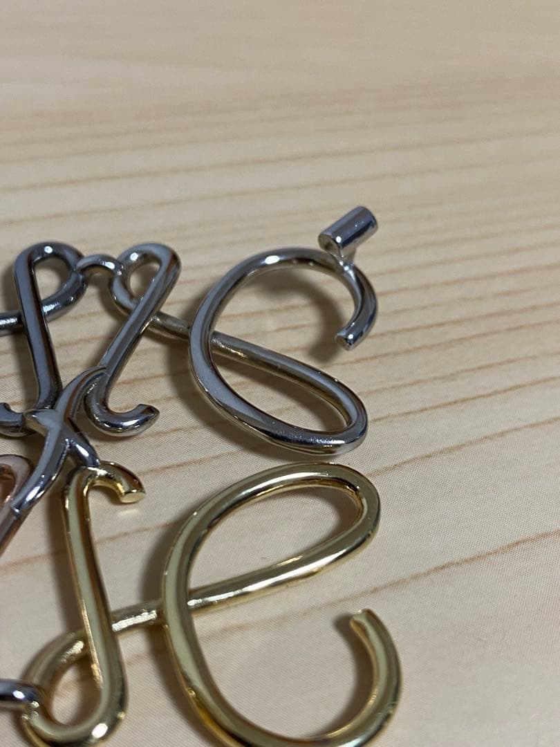 LOEWE ロエベ アナグラムブローチ マルチカラー