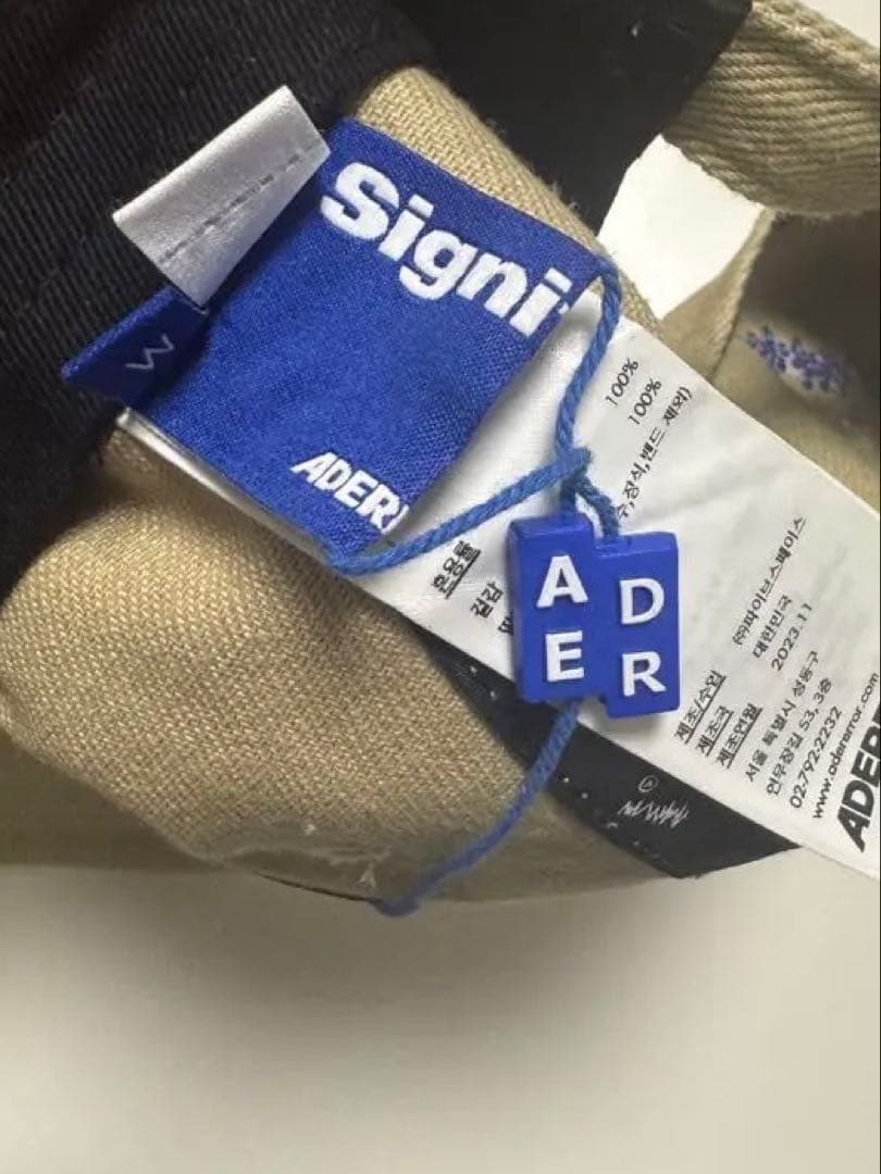 adererrorのキャップ