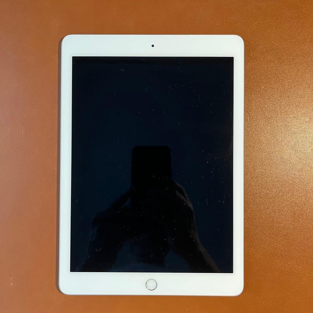 【美品】Apple iPad Pro 9.7インチ128GB シルバーA1673