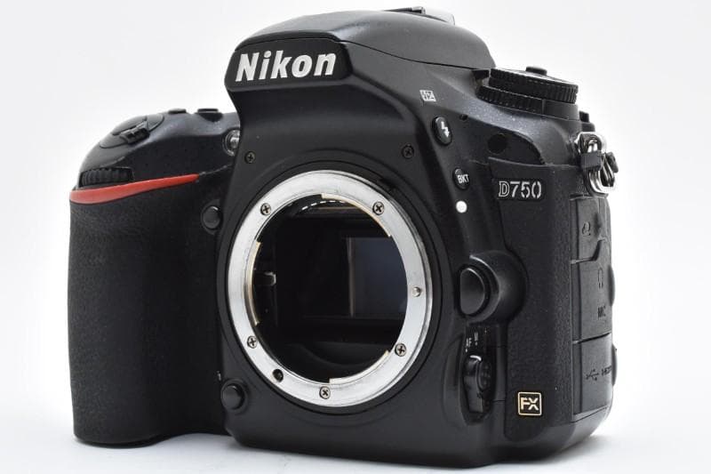 Nikon D750 デジタル一眼レフカメラ（付属品あり）