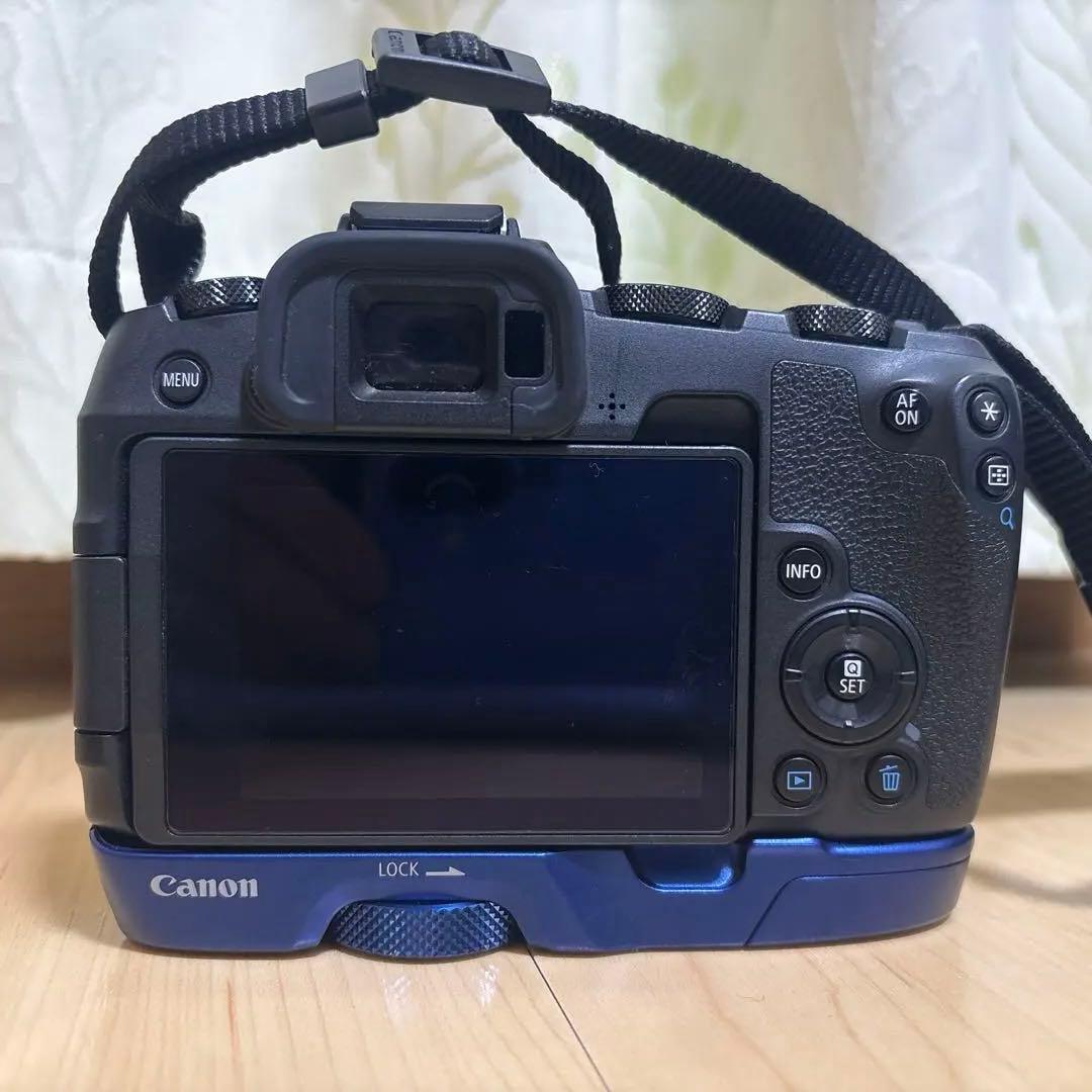 Canon EOS RPミラーレス一眼　EG-E1 付き
