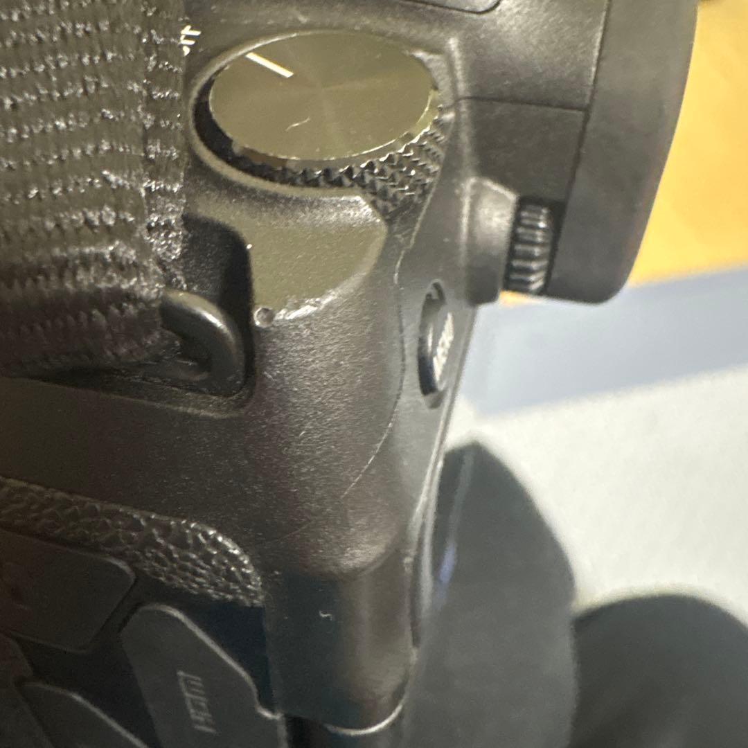 Canon EOS RPミラーレス一眼　EG-E1 付き