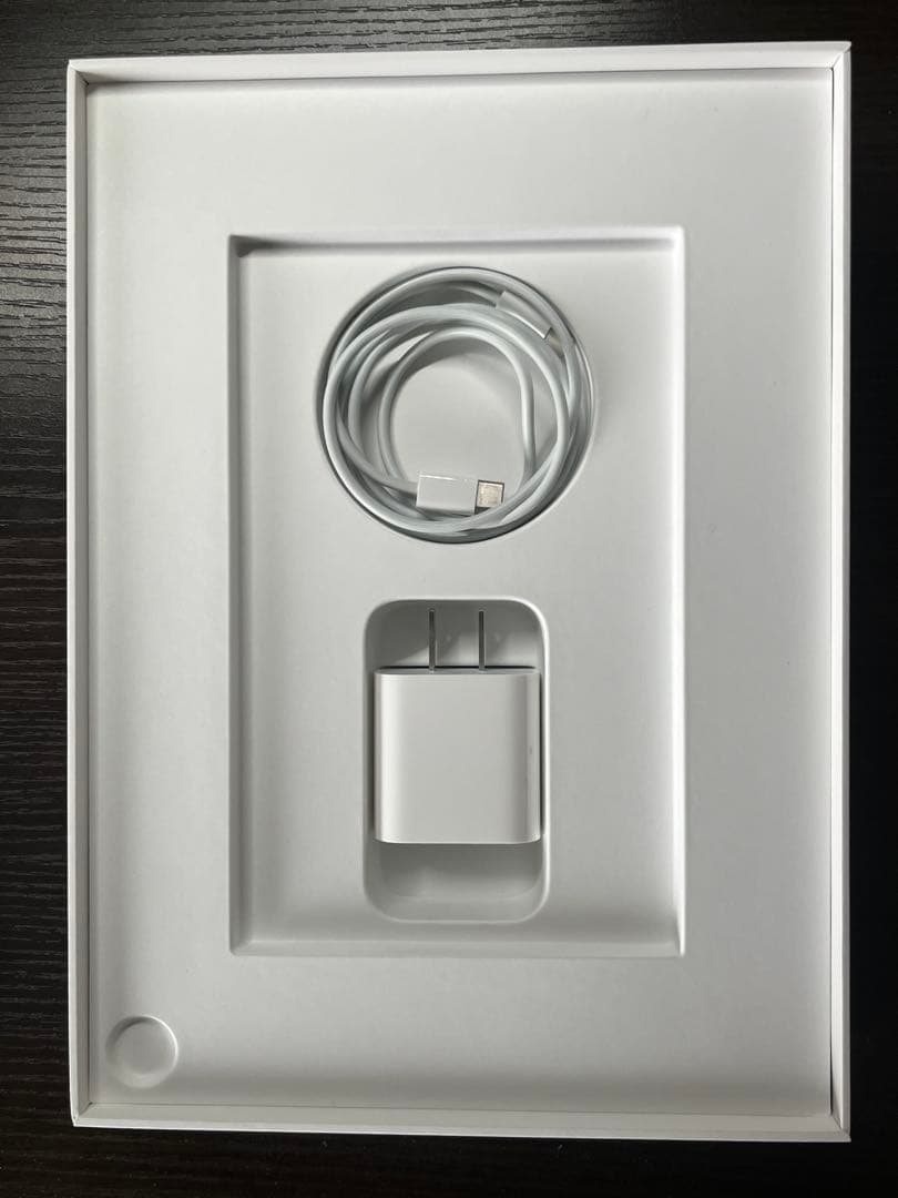 美品【本体＋純正キーボード】iPad Air第5世代Wi-Fi 64GB ブルー