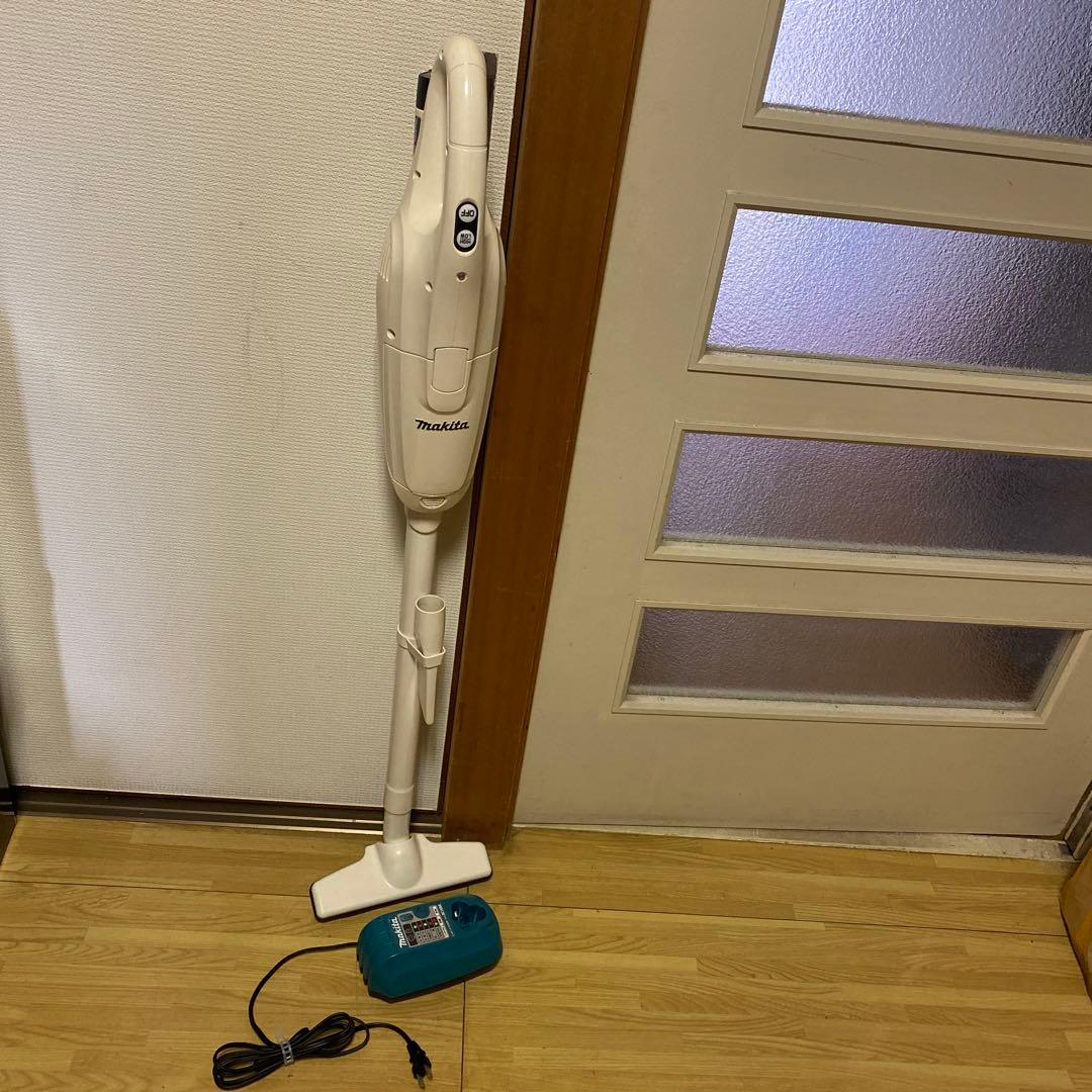 マキタ充電式クリーナCL102D