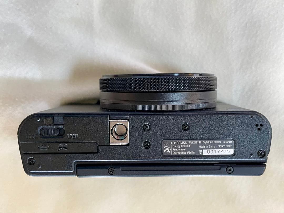 SONY コンパクトデジタルカメラ サイバーショット レザー調カバー付き