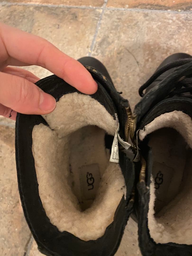 1月限定販売❣️UGGブラックレザーブーツ❣️