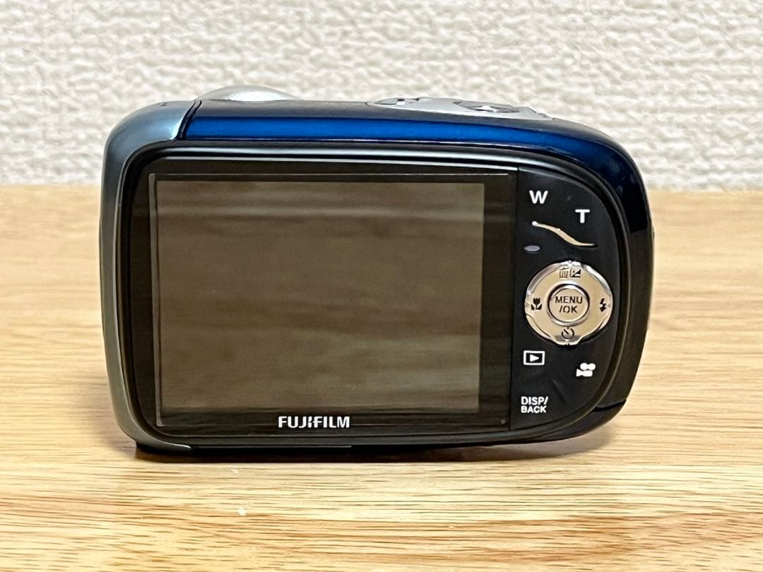【超美品】FUJI FILM 防水デジタルカメラFinePix XP10