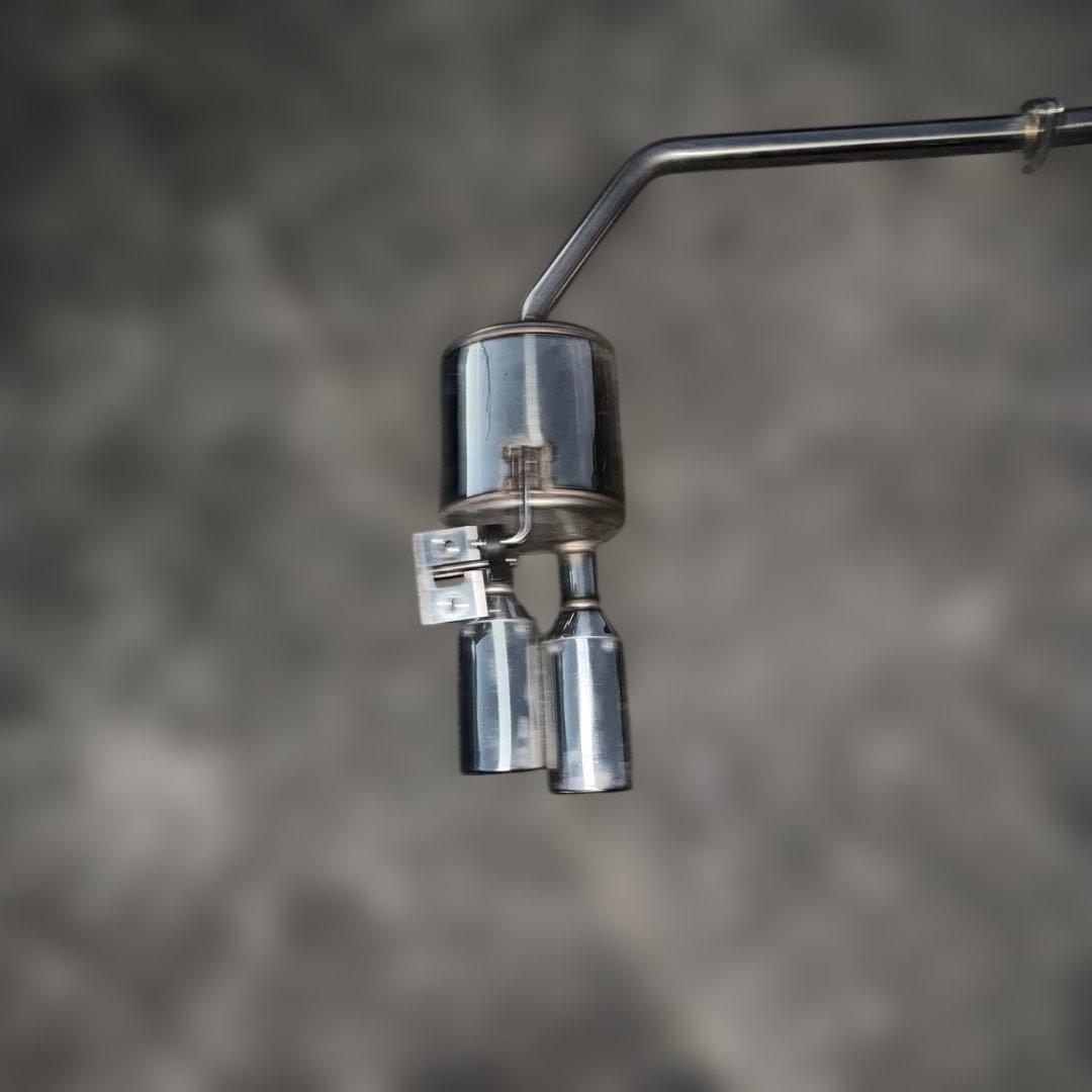 マグロ一貫、30プリウス ガナドール　４本出し　マフラー　美品