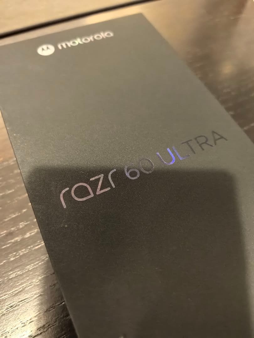 motorola razr 60 ULTRA 本体国内版スカラベグリーン