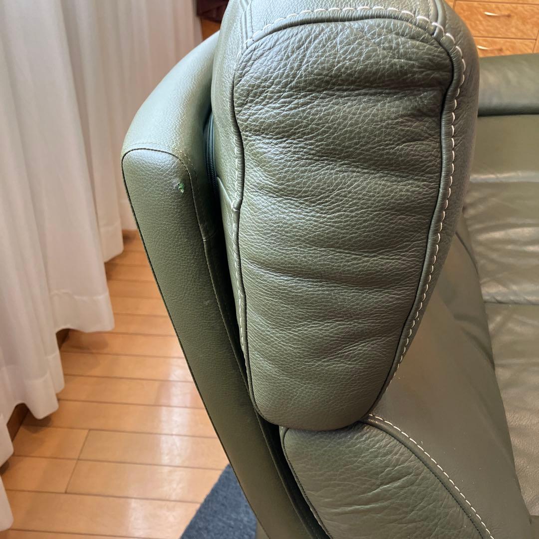 カリモク　三人がけ本革ソファー