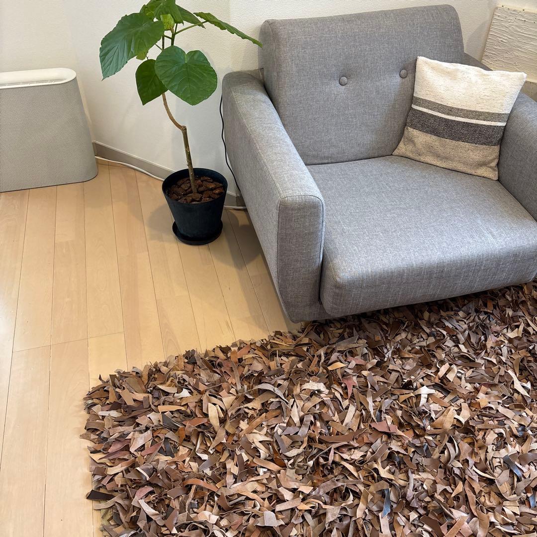 お値下げしました＊メンズライクインテリアに＊インダストリアルリサイクルレザーラグ