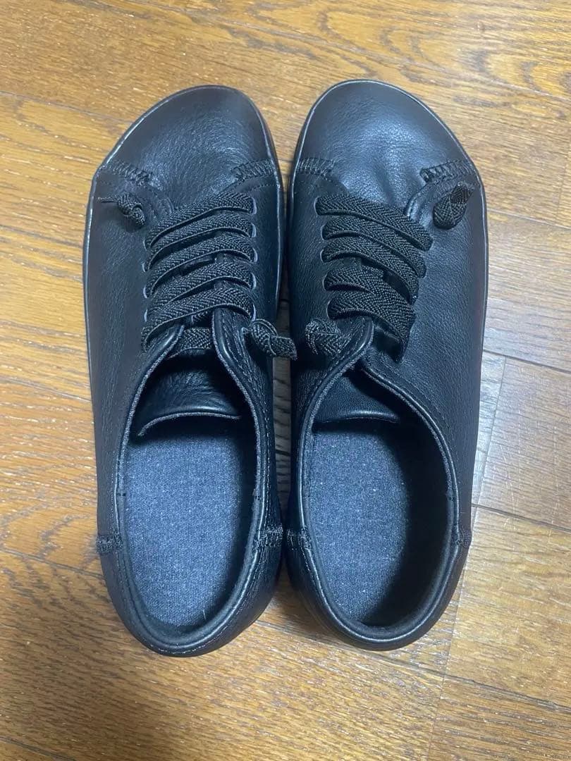 美品♡MUJI Labo CAMPERレザーローカットスニーカー 23.5cm黒