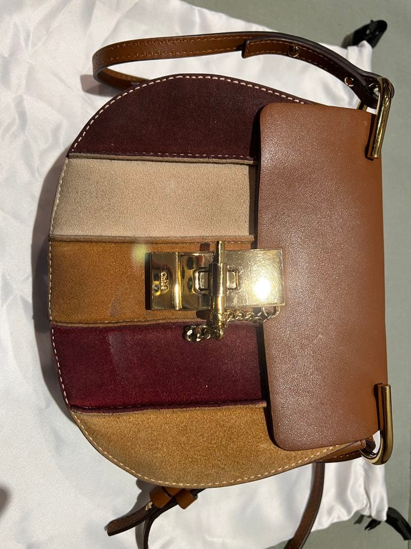 クロエ　スエードレザーラウンドバッグ