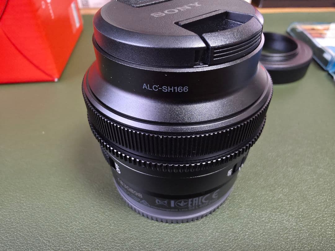 SONY　FE40mmf2.5g　(フィルター、他社フード付)