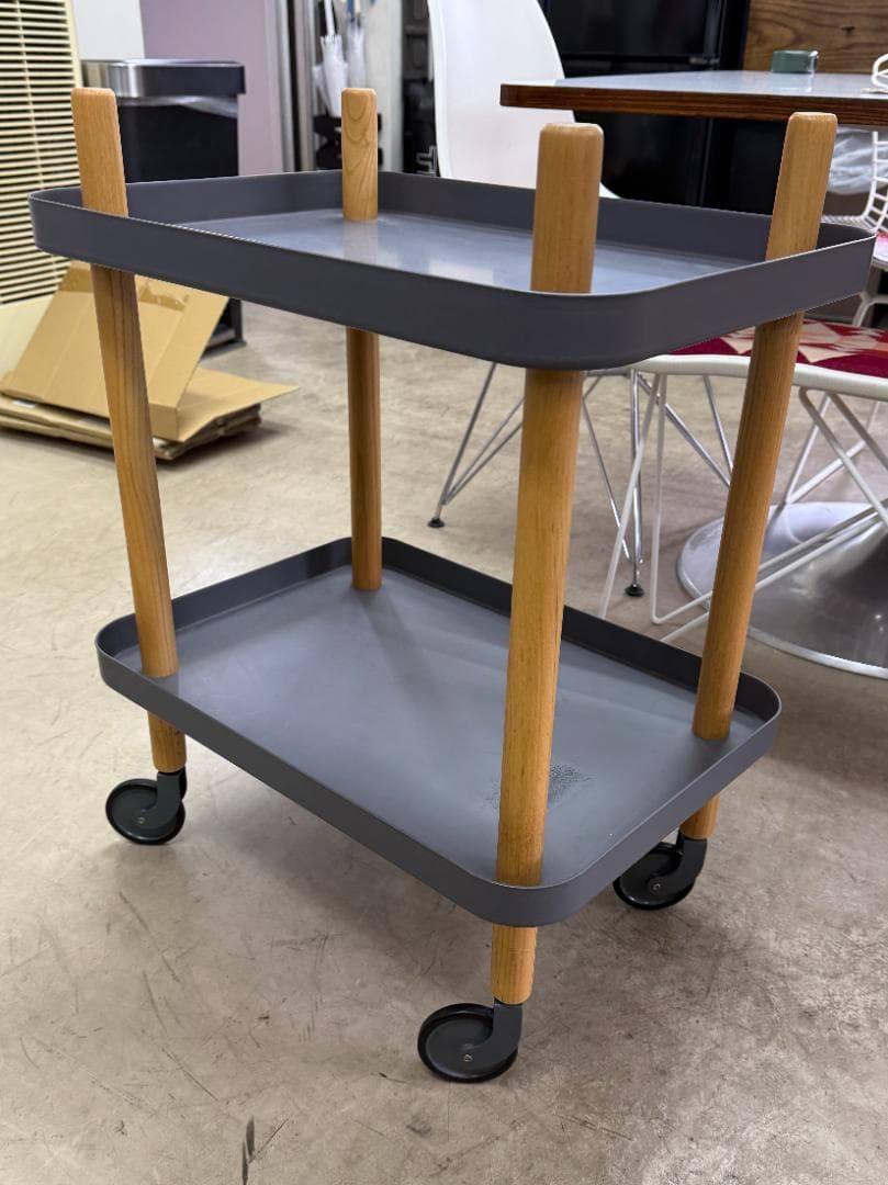 6*6様 【デンマークのデザイナーズワゴン】2段式キャスタートレイ