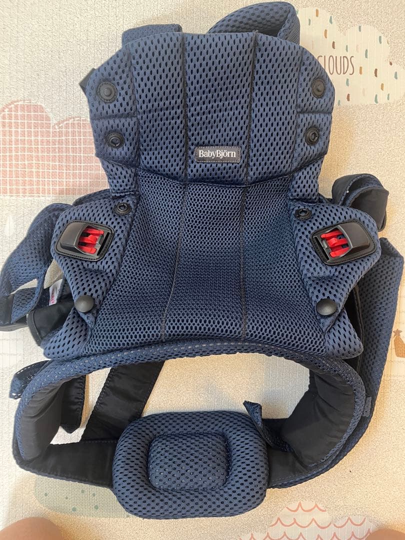 ベビービョルン 抱っこ紐 メッシュ ネイビー（2025年7月購入）