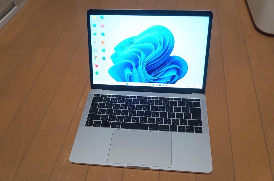 MacBook本体 MacBook Pro 13 i5 16G 256G Window Office