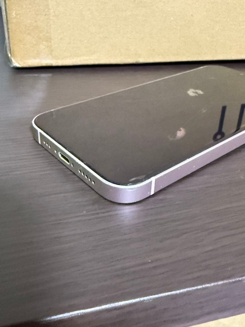 iPhone 13 128 GB スターライト海外版SIMフリー