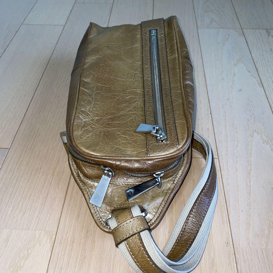 aniaryアニアリメタリックレザー縦長ボディバッグ06-07000中古カーキ