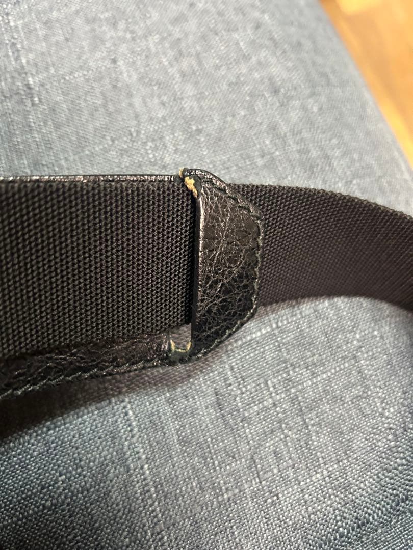 BALENCIAGA ブラックレザー メッセンジャーバッグ