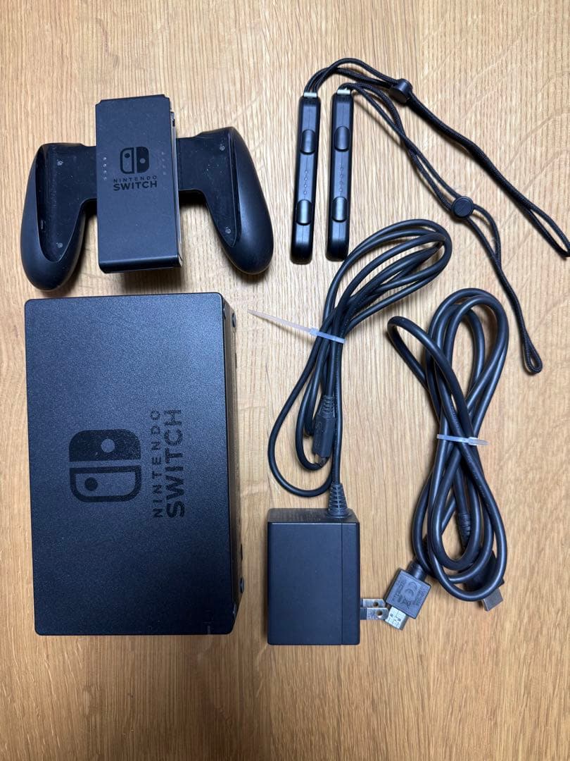 Nintendo Switch 赤/黒 本体