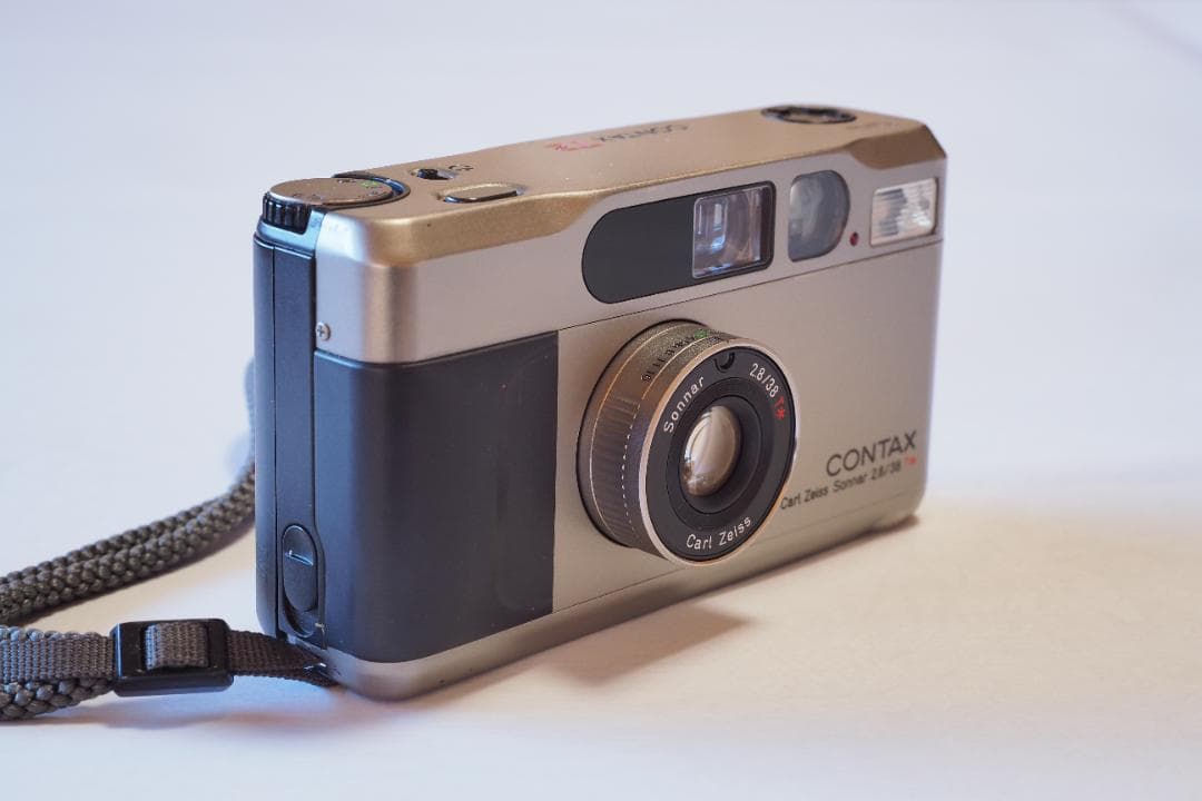 高級コンパクトカメラ（レンズ一体型・AFカメラ） CONTAX T2