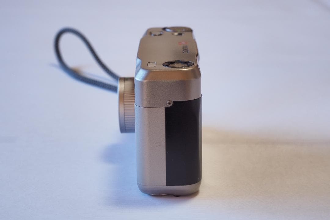 高級コンパクトカメラ（レンズ一体型・AFカメラ） CONTAX T2