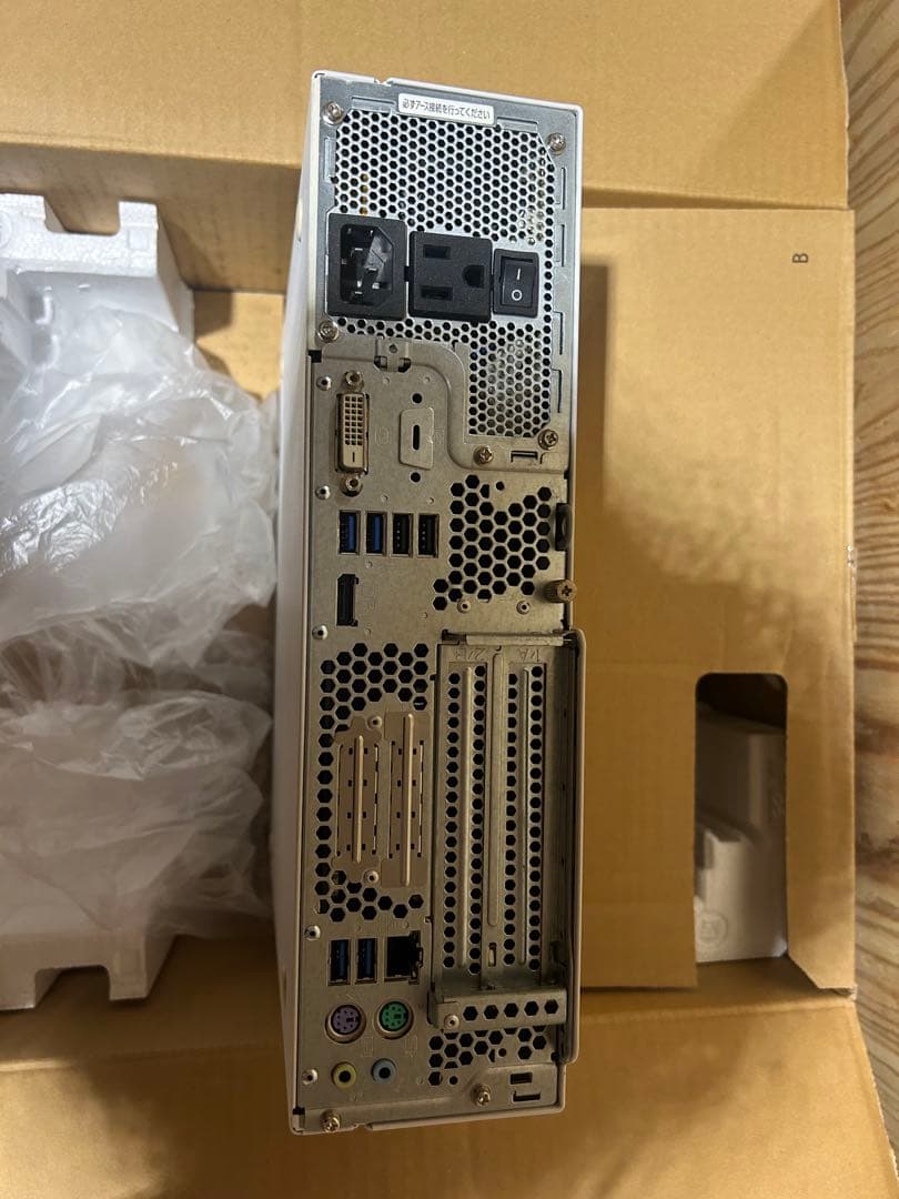 Windowsデスクトップ ESPRIMO D588/VX i7-8700 16GB SSD512GB