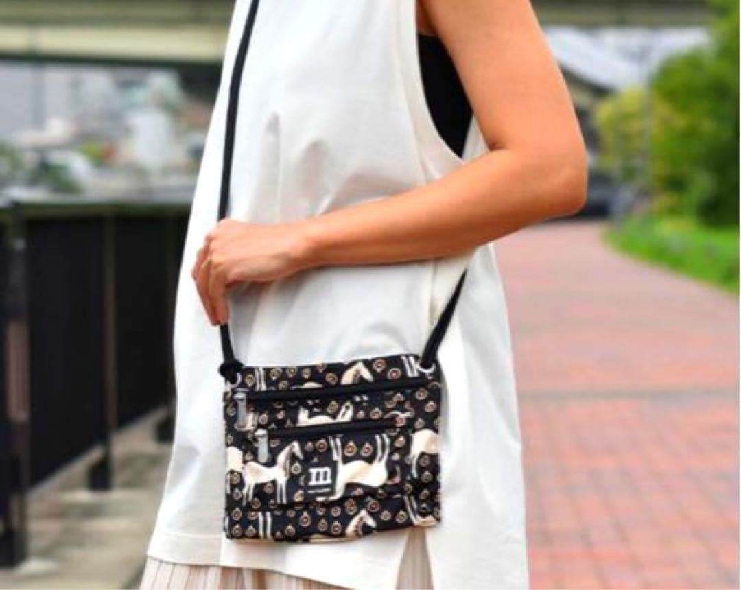 ★新品未使用＆人気完売品★マリメッコ　marimekko トラベルポーチ