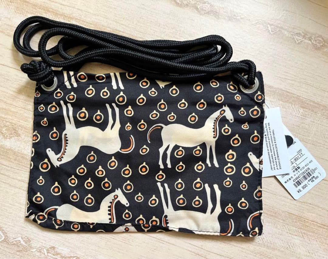 ★新品未使用＆人気完売品★マリメッコ　marimekko トラベルポーチ