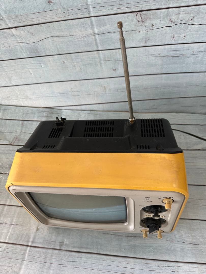 ナショナル白黒ブラウン管テレビ「TR-903E」(H15)