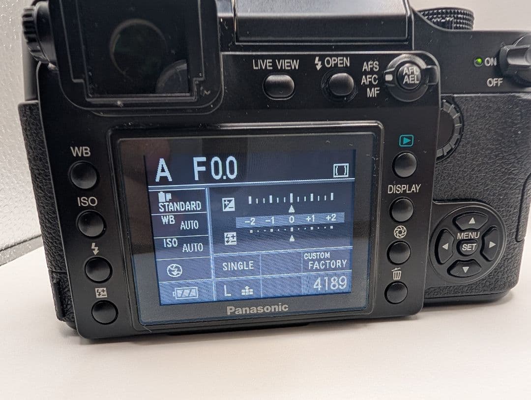 Panasonic LUMIX DMC-L1 一眼カメラ 本体と付属品