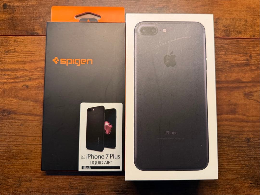 Apple iPhone 7 Plus 256GB & Spigen ケース