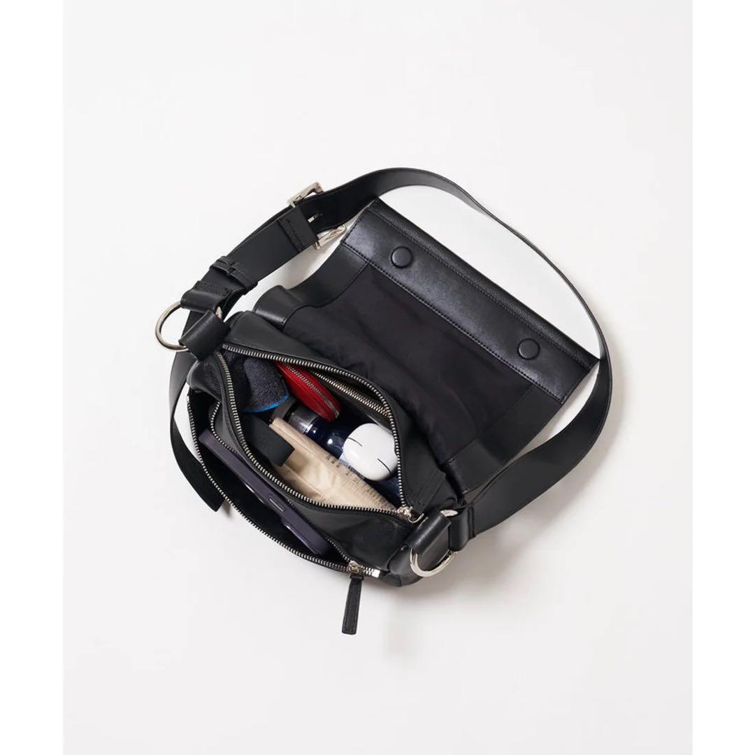 BEARDSLEY レザーボディバッグ