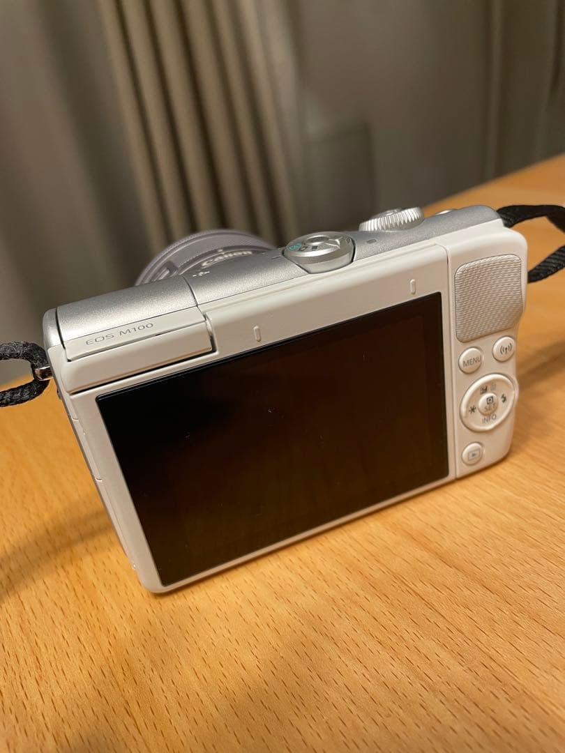 Canon EOS M100 SDカード付き