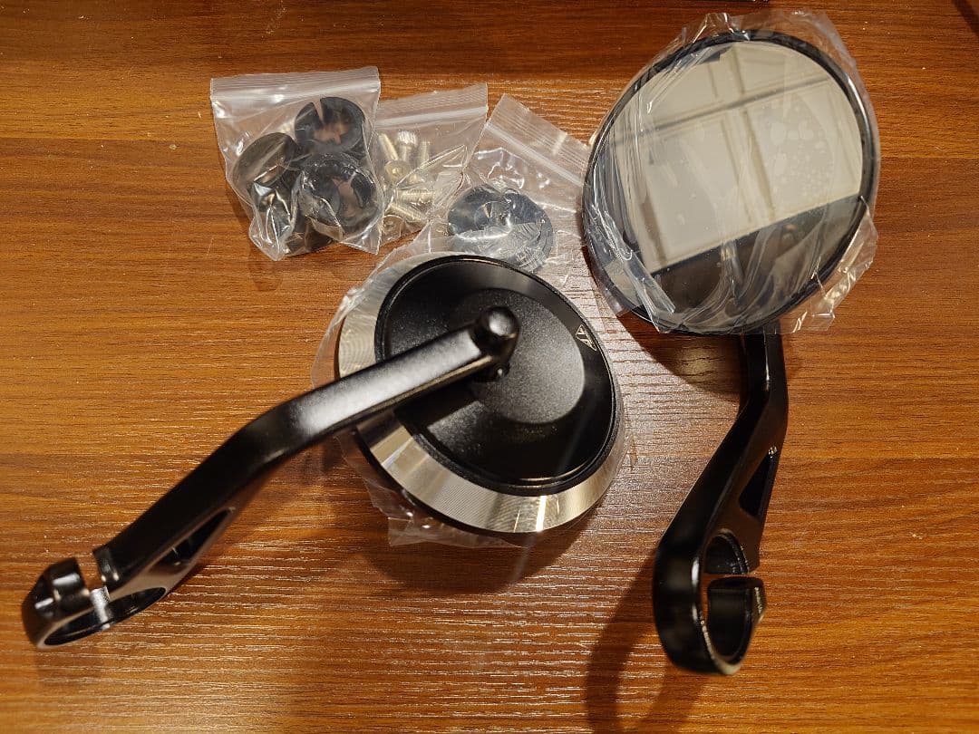 【新品】トライアンフ バーエンドミラー【送料込み】