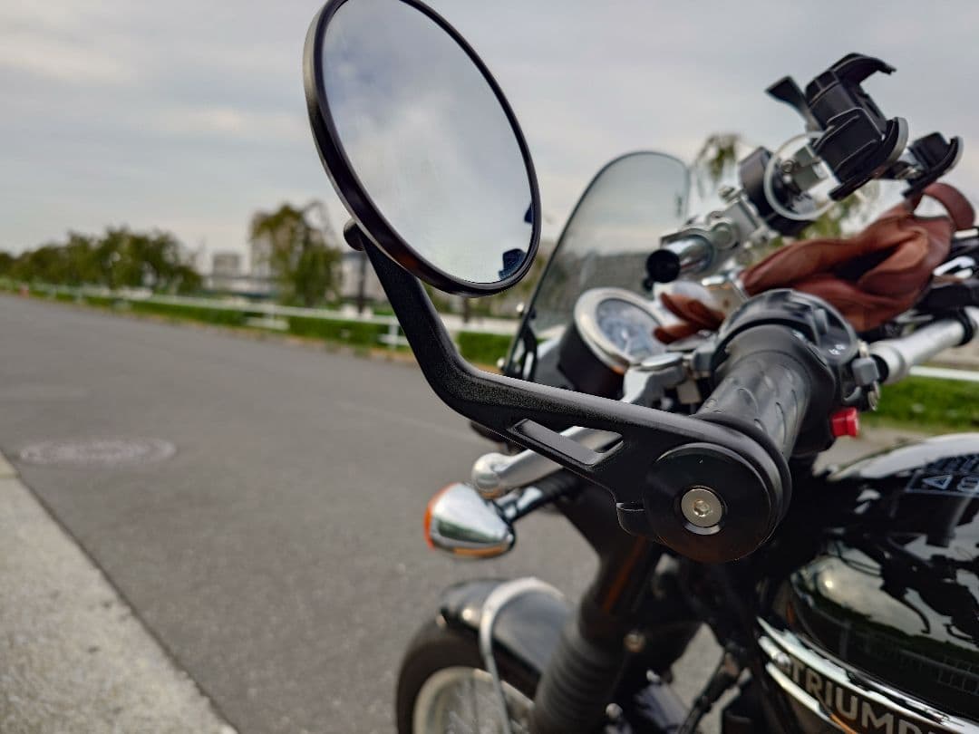 【新品】トライアンフ バーエンドミラー【送料込み】