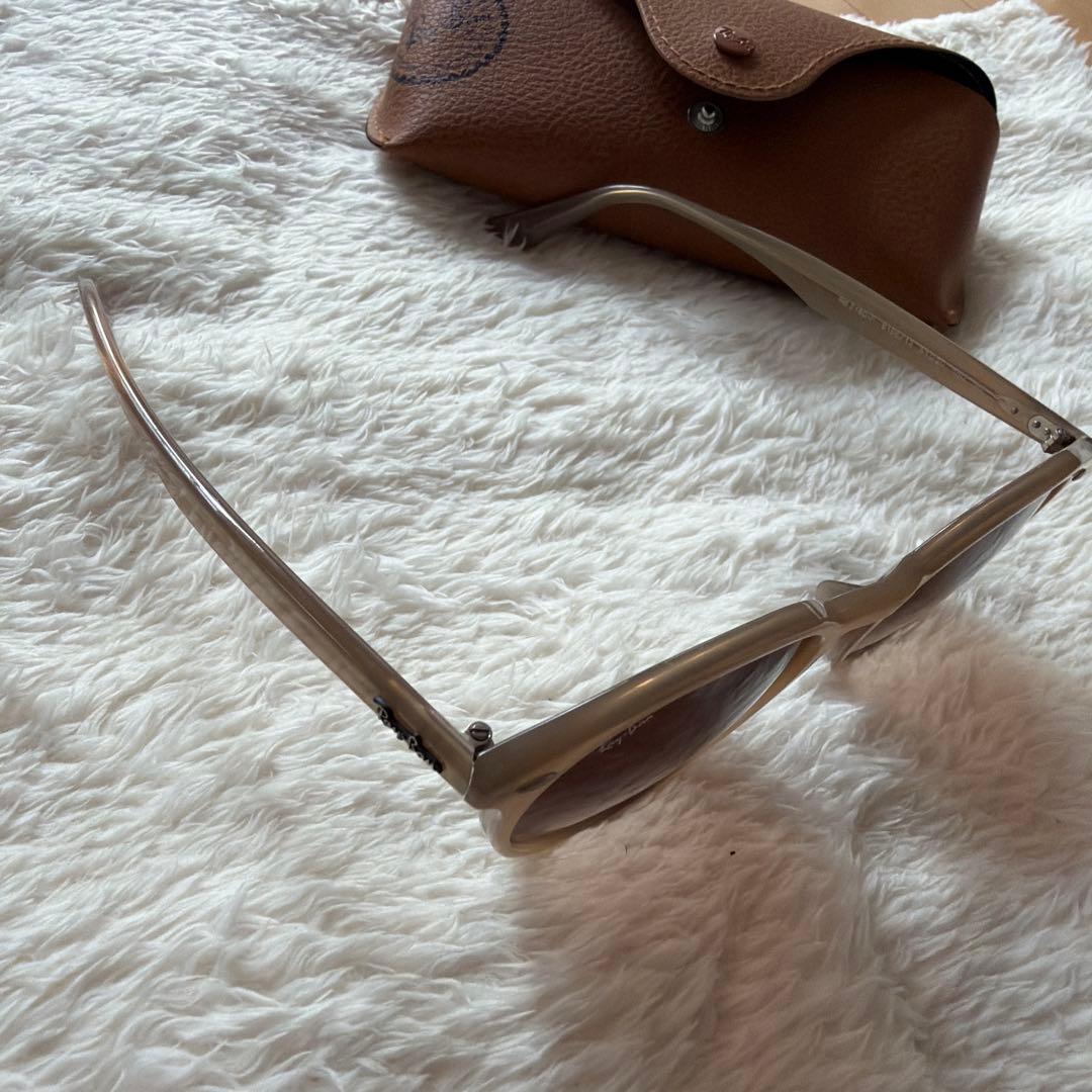 Ray-Ban ベージュサングラス ケース付き