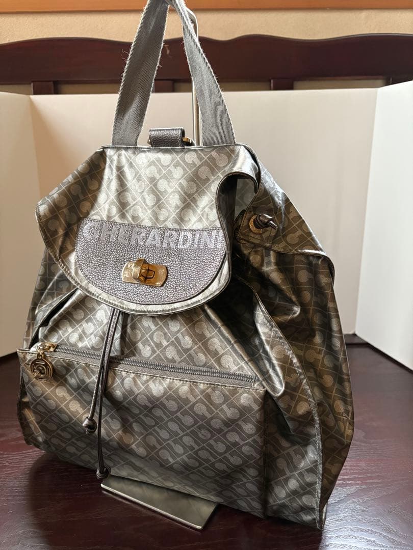 GHERARDINI ゲラルディーニ リュックサック 総柄　メタリックグレー美品