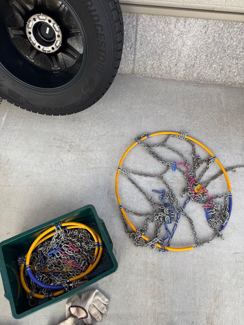スタッドレスタイヤホイール　タイヤチェーン　265 65 17 ※引き取り専用