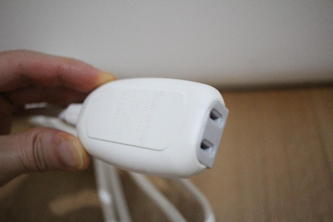 電磁波対策コンセント『βベータジーニアスライト2.0』