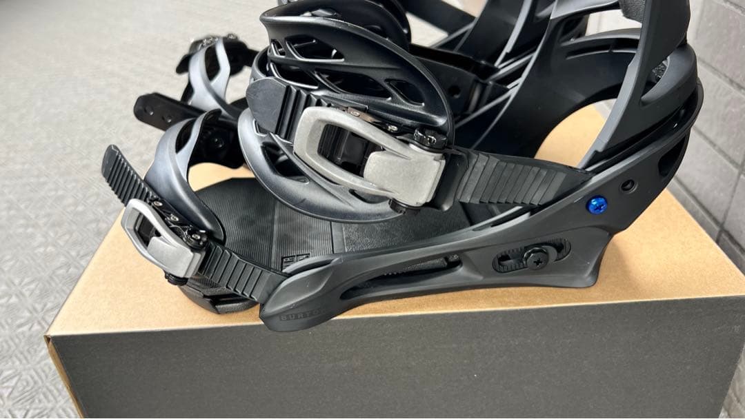 2024年モデル　Burton Cartel Mサイズ ビンディング