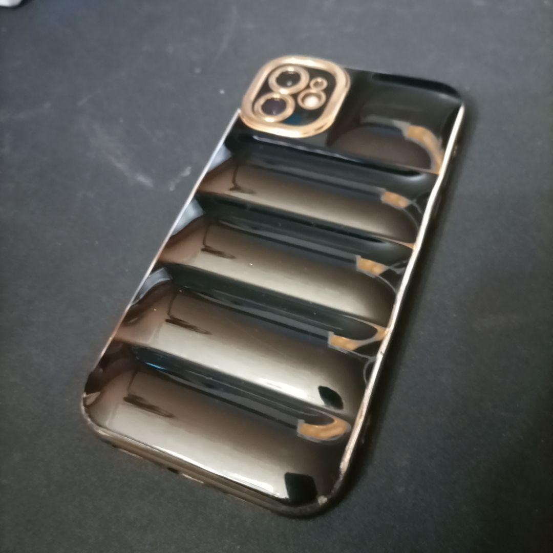 iPhone11 SIMフリー 64GB ケース付き!!